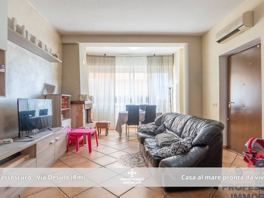 appartamento in vendita a Fiumicino in zona Passo Oscuro