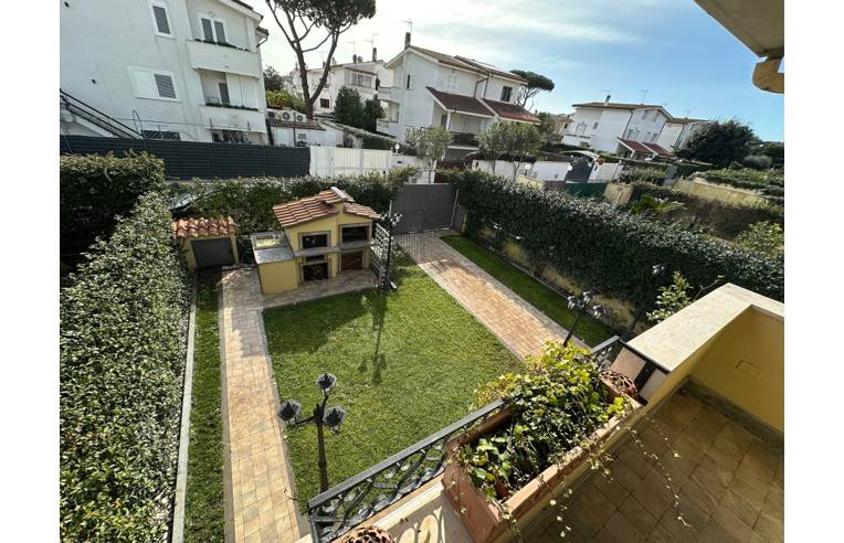 appartamento in vendita a Fiumicino in zona Fregene