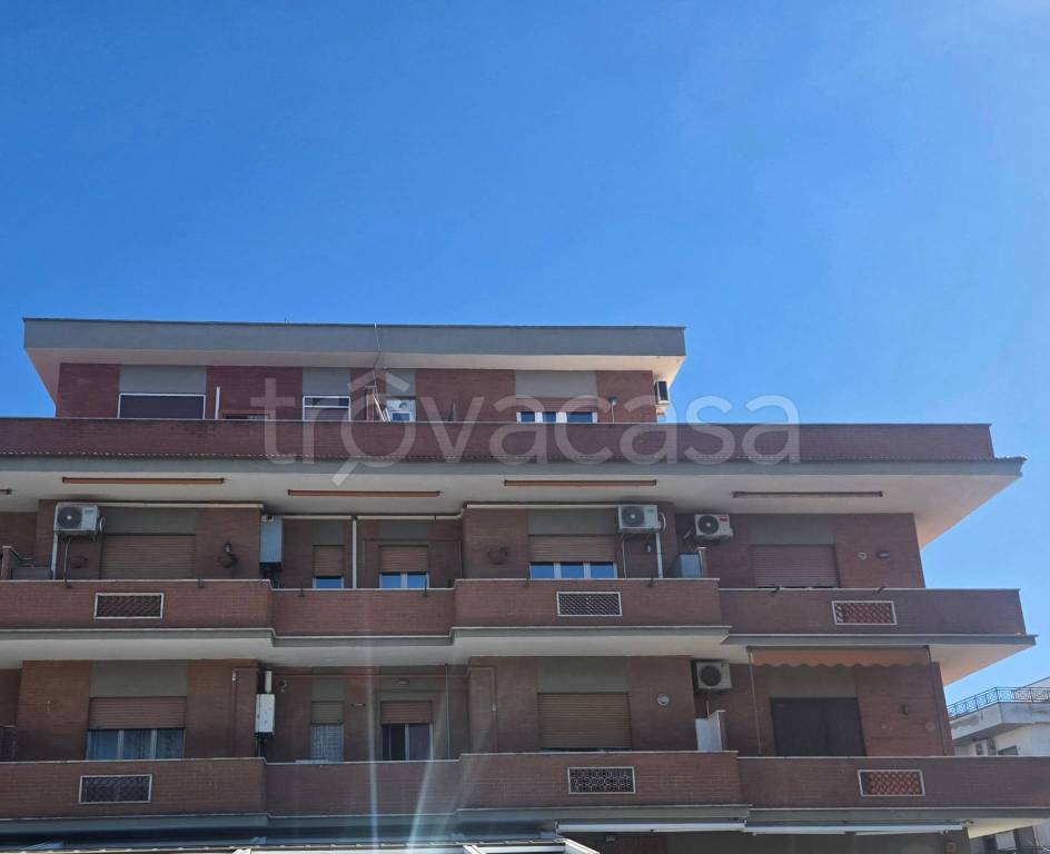 appartamento in vendita a Fiumicino in zona Aeroporto 