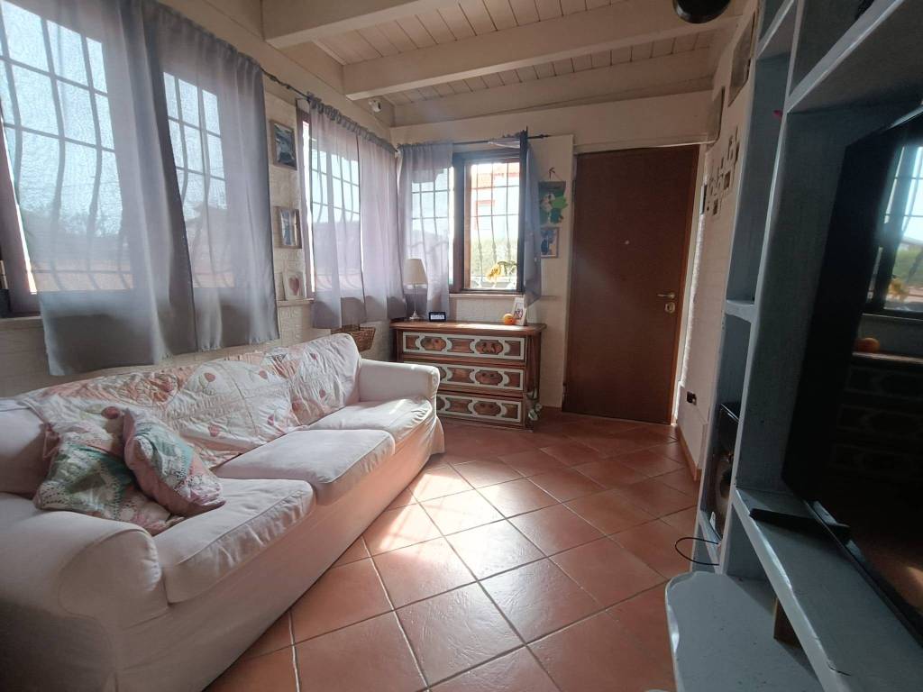 appartamento in vendita a Fiumicino in zona Isola Sacra