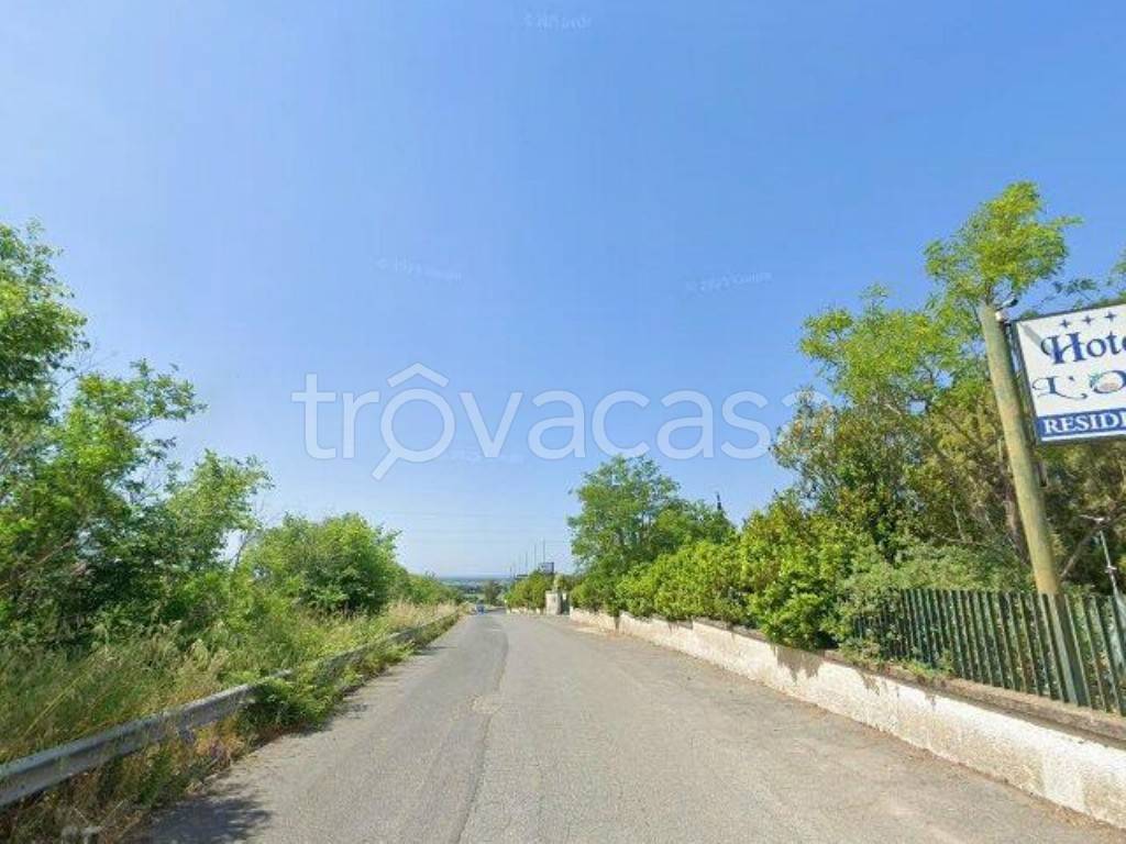 negozio in vendita a Fiumicino in zona Aranova