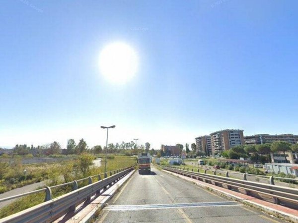 negozio in vendita a Fiumicino