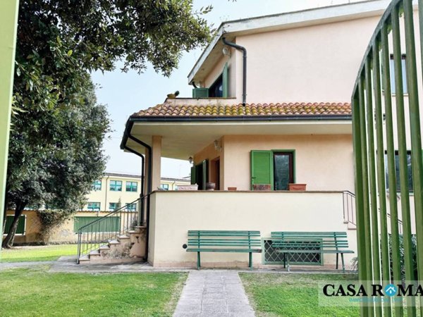 casa indipendente in vendita a Fiumicino in zona Fregene