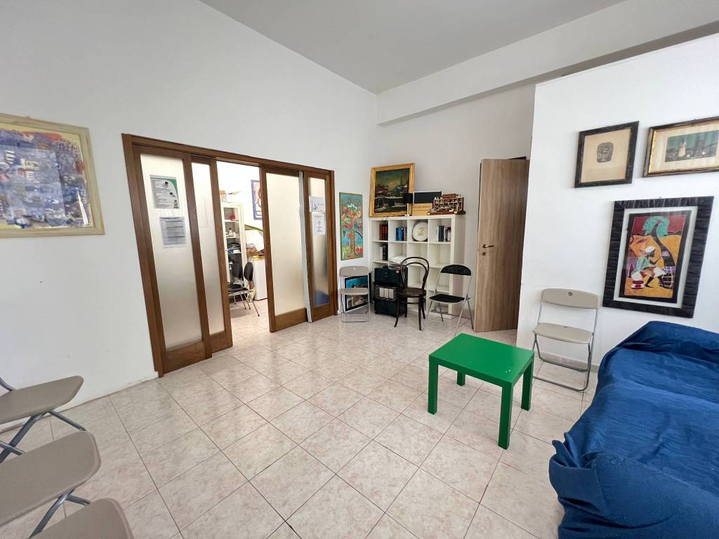 negozio in vendita a Fiumicino in zona Palidoro