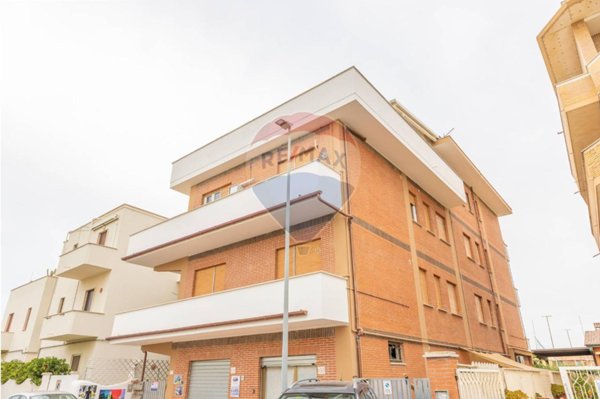 appartamento in vendita a Fiumicino in zona Passo Oscuro