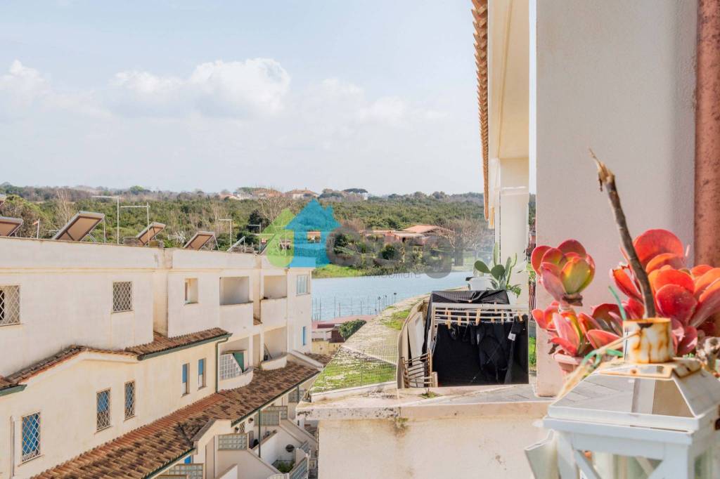 appartamento in vendita a Fiumicino in zona Focene