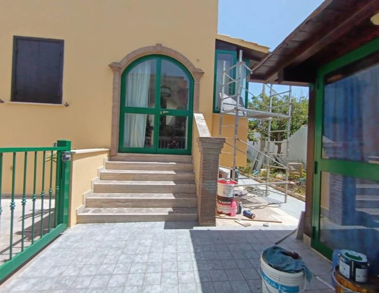 casa indipendente in vendita a Fiumicino in zona Focene