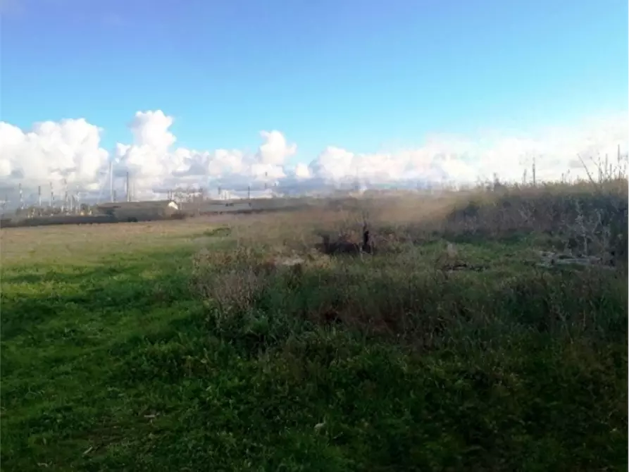 terreno edificabile in vendita a Fiumicino in zona Isola Sacra