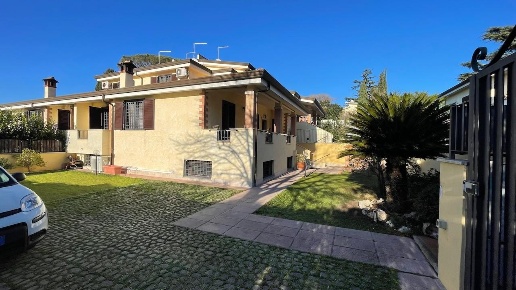casa indipendente in vendita a Fiumicino in zona Aranova