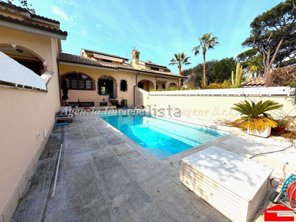 casa indipendente in vendita a Fiumicino in zona Fregene