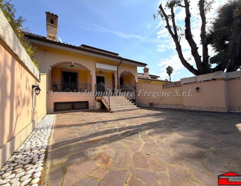 casa indipendente in vendita a Fiumicino in zona Fregene