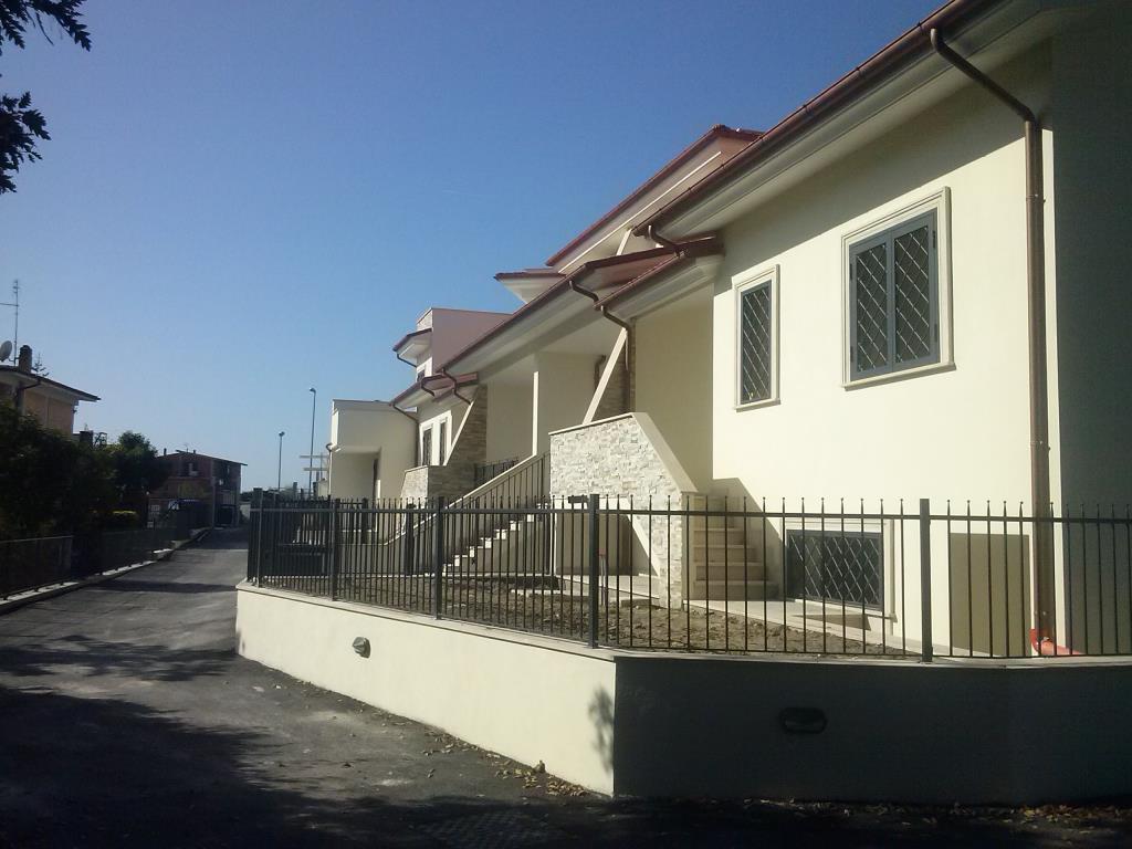 casa indipendente in vendita a Fiumicino in zona Aranova