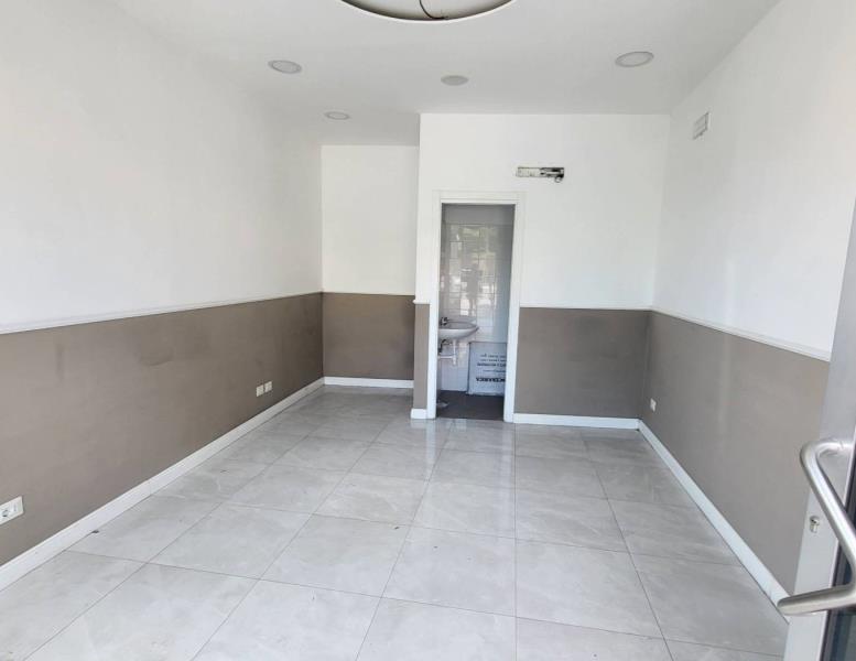 locale commerciale in vendita a Fiumicino in zona Aranova