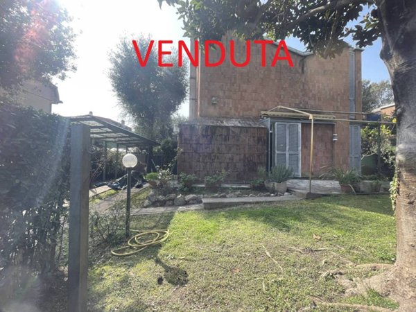 casa indipendente in vendita a Fiumicino in zona Fregene