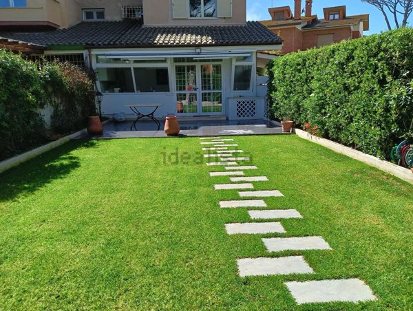 appartamento in vendita a Fiumicino in zona Fregene