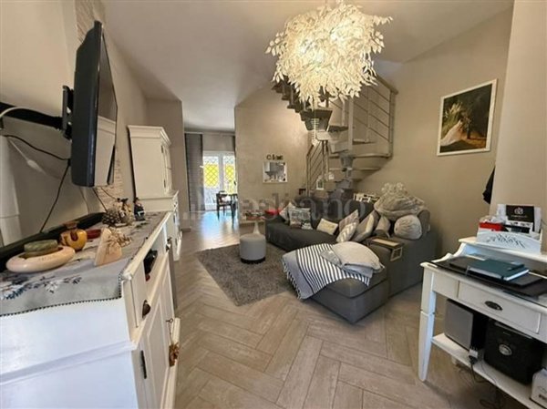 casa indipendente in vendita a Fiumicino in zona Isola Sacra