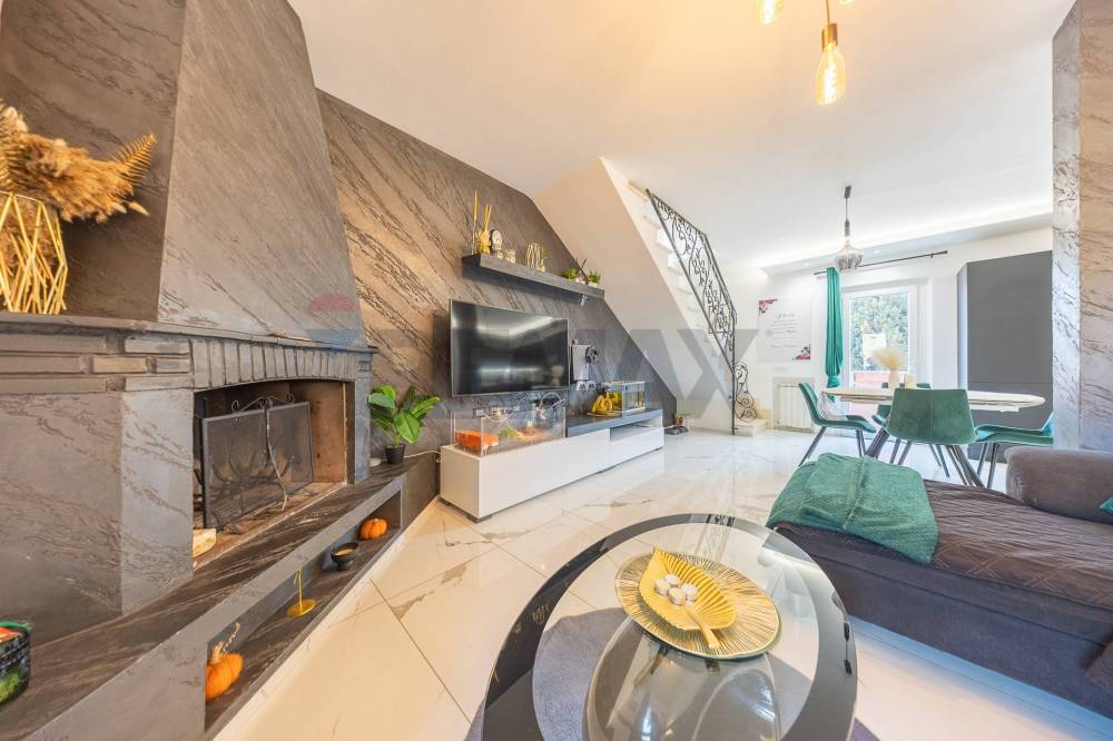 casa indipendente in vendita a Fiumicino in zona Isola Sacra