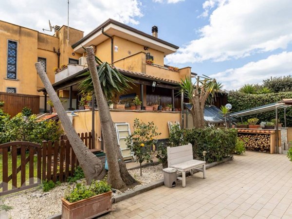 casa indipendente in vendita a Fiumicino