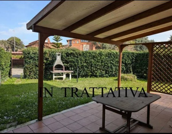 casa indipendente in vendita a Fiumicino in zona Fregene