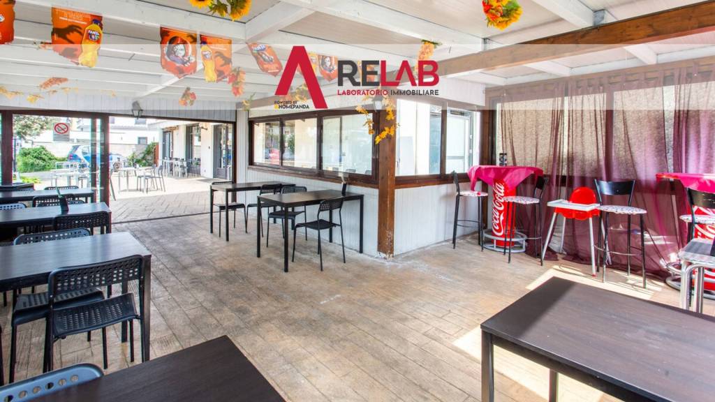 negozio in vendita a Fiumicino in zona Fregene
