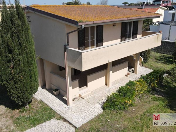 casa indipendente in vendita a Fiumicino in zona Focene