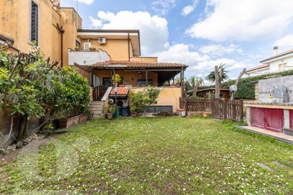 casa indipendente in vendita a Fiumicino in zona Fregene