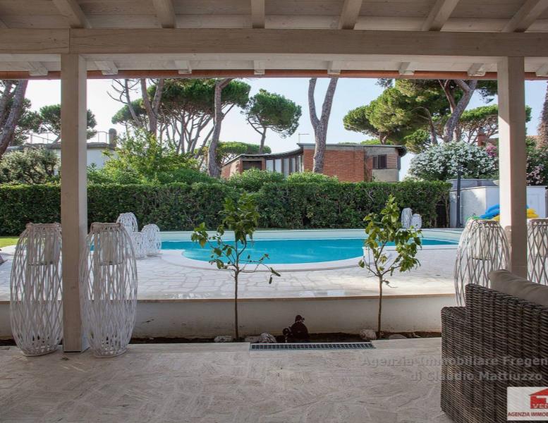 casa indipendente in vendita a Fiumicino in zona Fregene