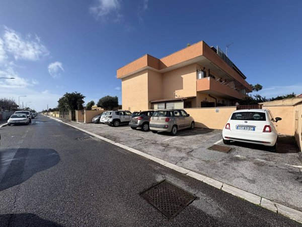 appartamento in vendita a Fiumicino in zona Focene