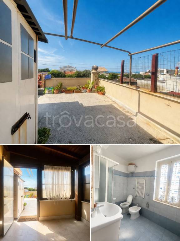 casa indipendente in vendita a Fiumicino in zona Focene