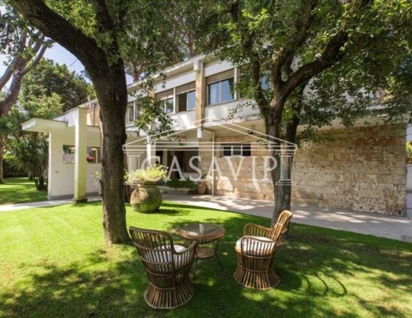 casa indipendente in vendita a Fiumicino in zona Fregene