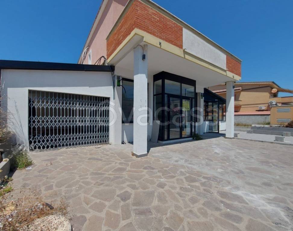 negozio in vendita a Fiumicino