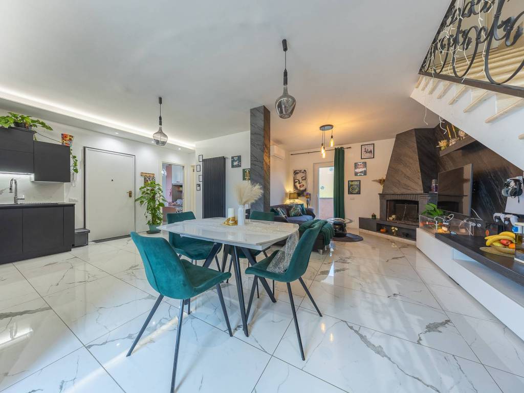 casa indipendente in vendita a Fiumicino in zona Isola Sacra