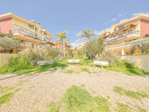 appartamento in vendita a Fiumicino in zona Fregene