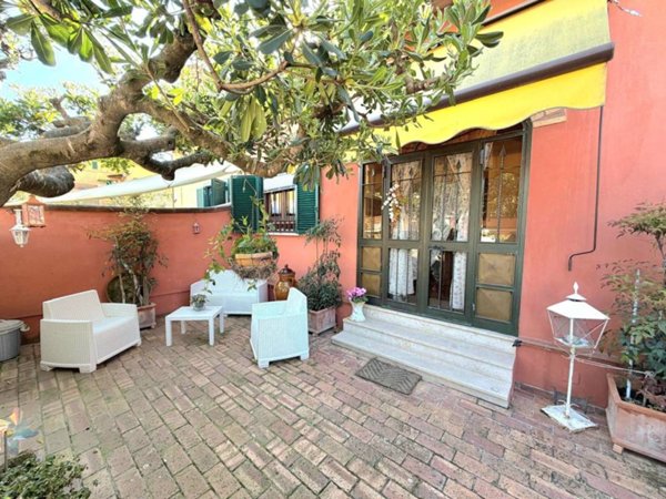 casa indipendente in vendita a Fiumicino in zona Palidoro