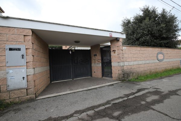 casa indipendente in vendita a Fiumicino in zona Isola Sacra