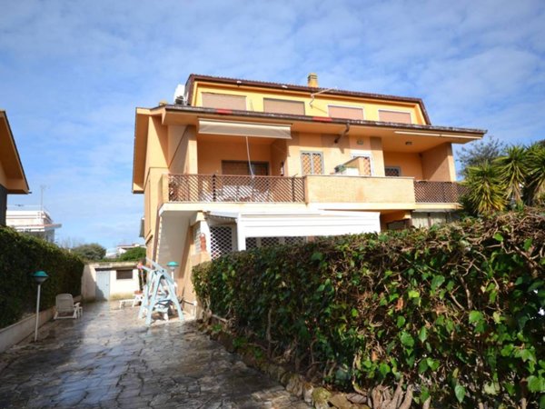 casa indipendente in vendita a Fiumicino in zona Fregene