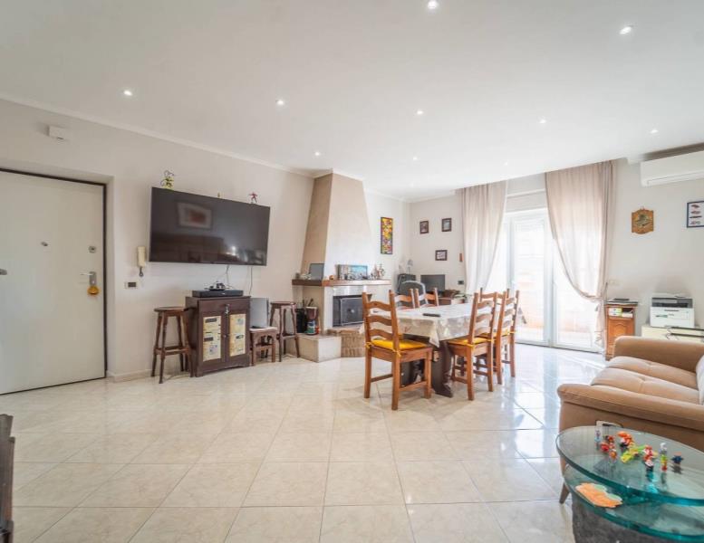 appartamento in vendita a Fiumicino in zona Isola Sacra