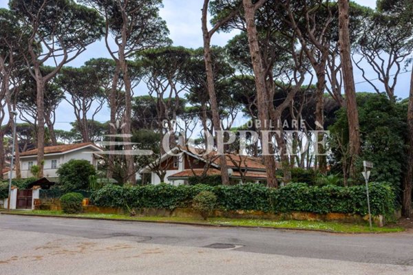 casa indipendente in vendita a Fiumicino in zona Fregene