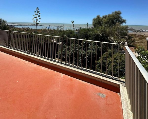 casa indipendente in vendita a Fiumicino in zona Focene