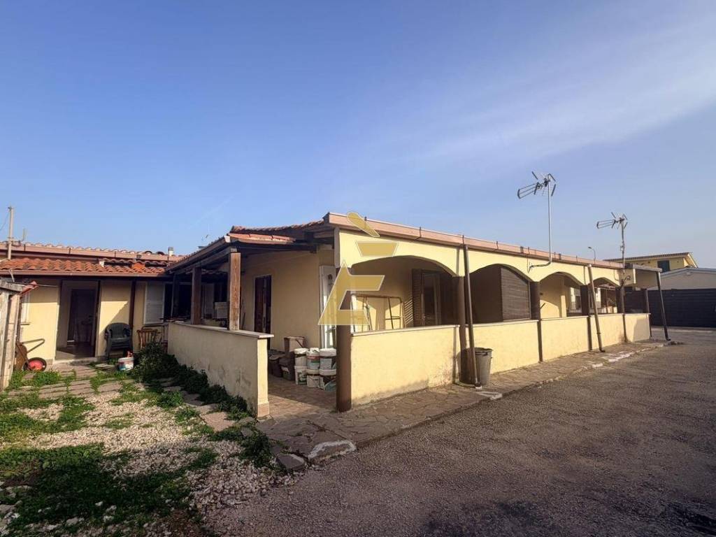 casa indipendente in vendita a Fiumicino in zona Focene