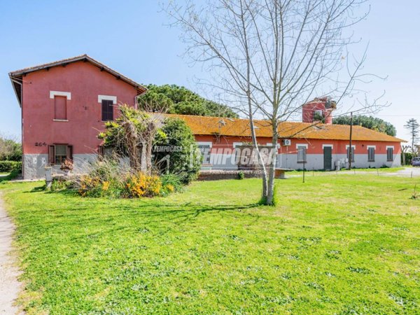 appartamento in vendita a Fiumicino in zona Fregene