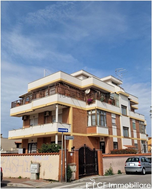 appartamento in vendita a Fiumicino in zona Isola Sacra