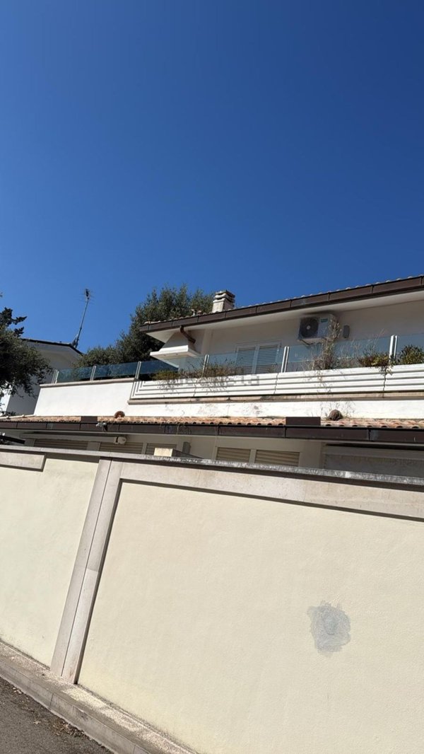 appartamento in vendita a Fiumicino in zona Fregene