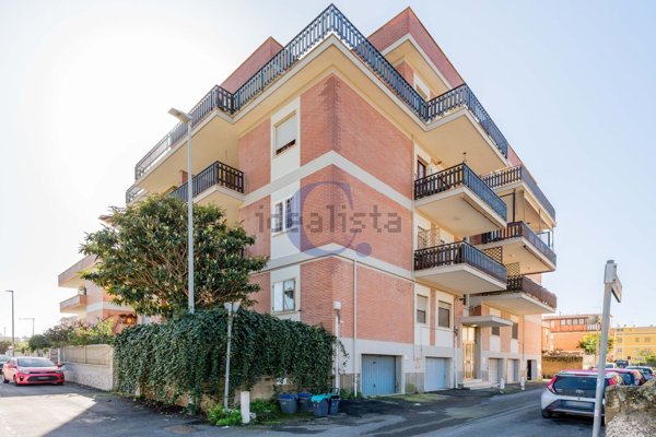 appartamento in vendita a Fiumicino in zona Passo Oscuro