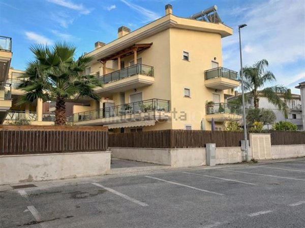 appartamento in vendita a Fiumicino in zona Fregene