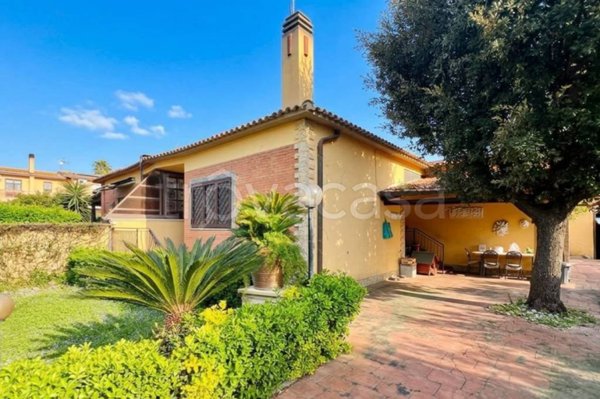 casa indipendente in vendita a Fiumicino in zona Maccarese