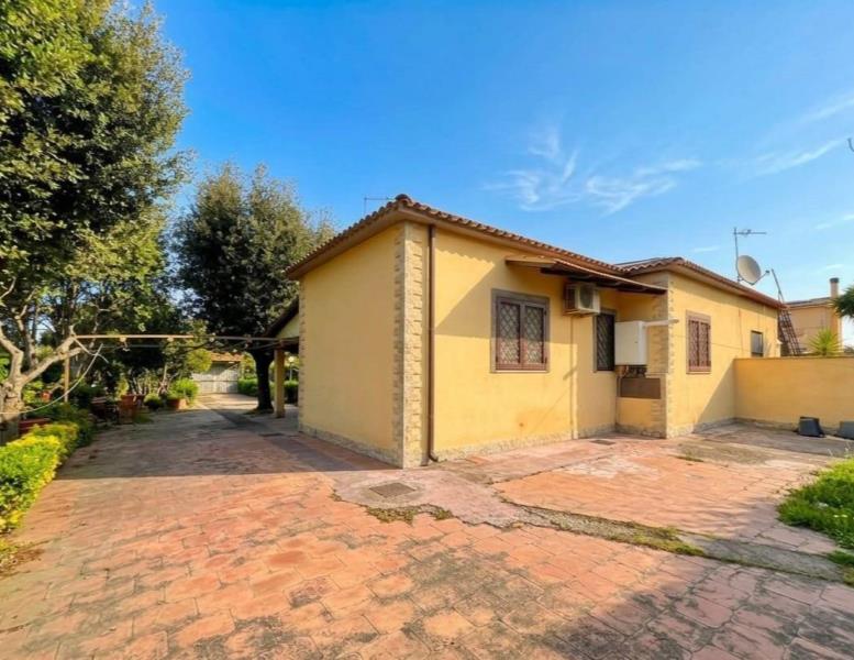 casa indipendente in vendita a Fiumicino in zona Maccarese