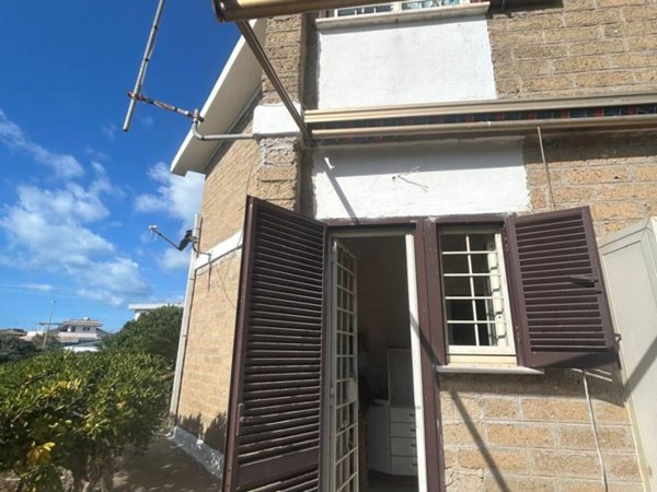 casa indipendente in vendita a Fiumicino in zona Focene