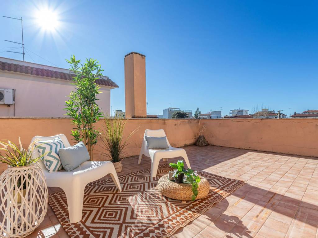 appartamento in vendita a Fiumicino in zona Isola Sacra