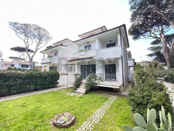 casa indipendente in vendita a Fiumicino in zona Fregene